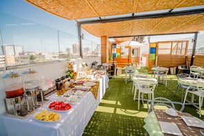 Petit-déjeuner buffet compris tous les jours