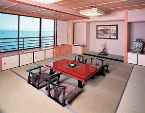 Room - Kyo Omi (Otsu)