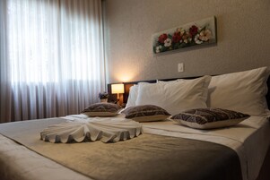 Suíte superluxo | Frigobar, escrivaninha, espaço de trabalho para notebook