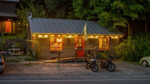 Bar (in der Unterkunft)