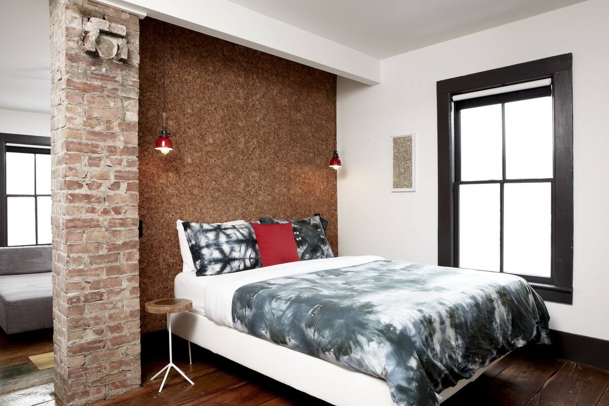 Suite, 1 grand lit (SOAK) | Lit avec matelas en mousse à mémoire, accès au Wi-Fi (inclus)