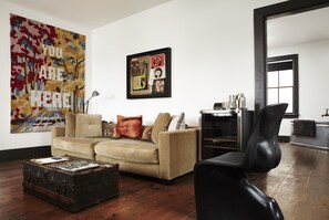 Suite, 1 King Bed, Non Smoking, Hot Tub (STEAM) | Memory foam beds, free WiFi - Stickett Inn (Barryville)