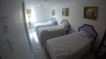 Triple Room, Multiple Beds | Free WiFi, bed sheets