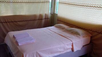 Iron/ironing board, cots/infant beds