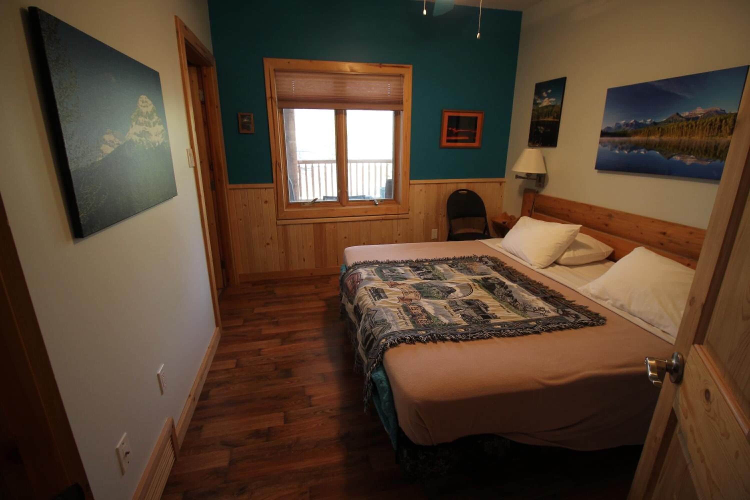 4 bedrooms, premium bedding, down comforters, Select Comfort beds