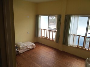 Free WiFi, bed sheets - Organic Guesthouse & Cafe OHANA - Hostel (Imabari)