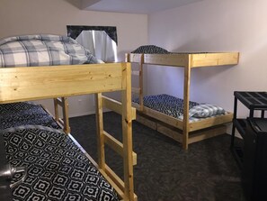 Free WiFi, bed sheets - Invermere Hostel (Invermere)
