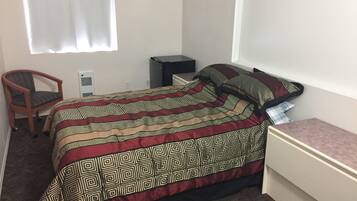 Economy Room, 1 Queen Bed | Free WiFi, bed sheets