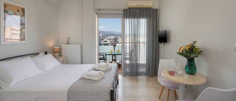 Economy-studio | Pimennysverhot, silitysrauta/-lauta, ilmaiset vauvansängyt