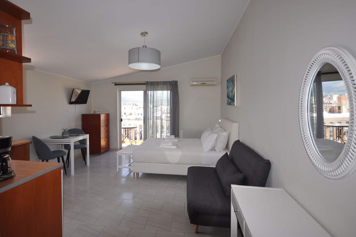 Blackout curtains, iron/ironing board, free cots/infant beds, free WiFi