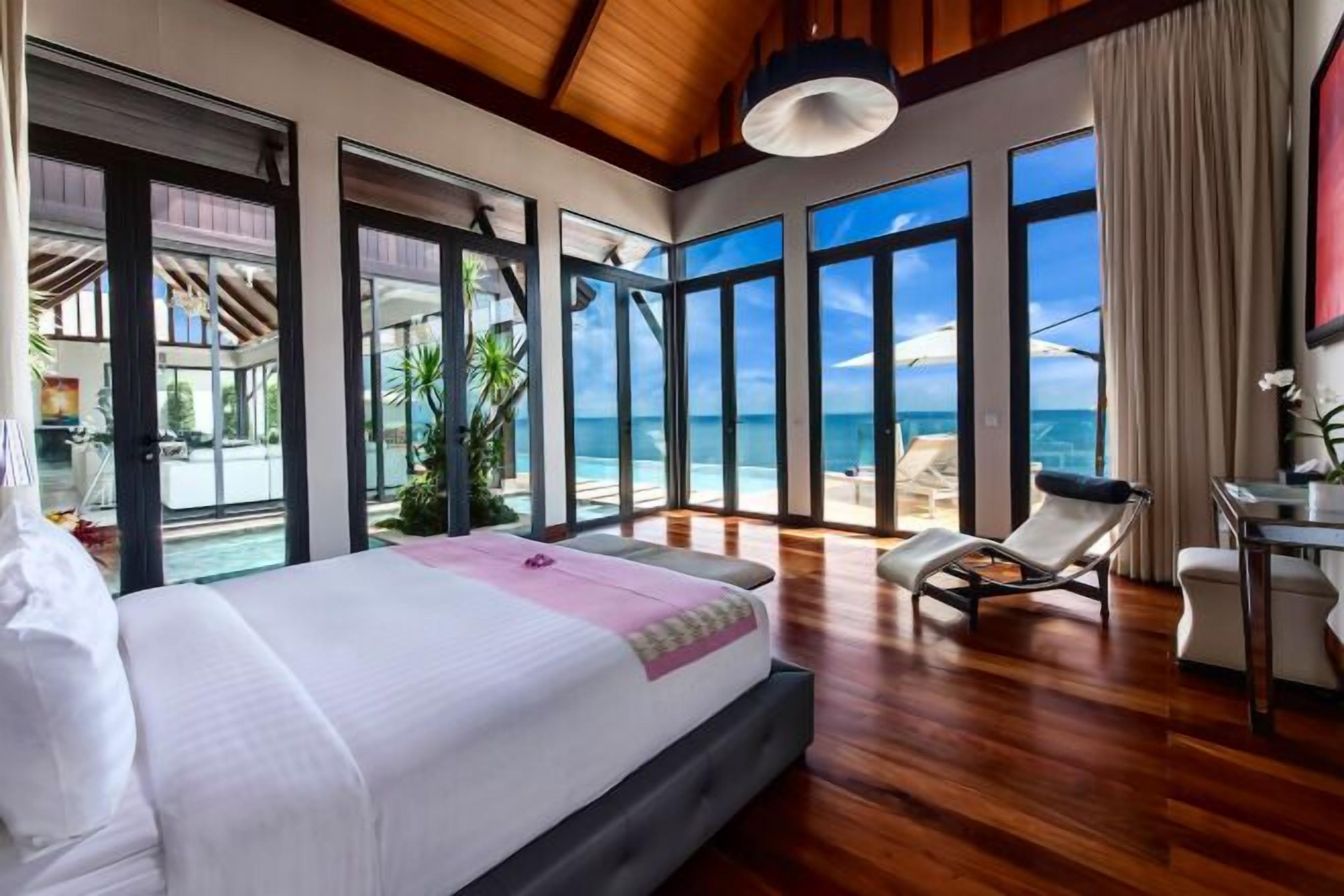 Brankas dan didekorasi berbeda-beda