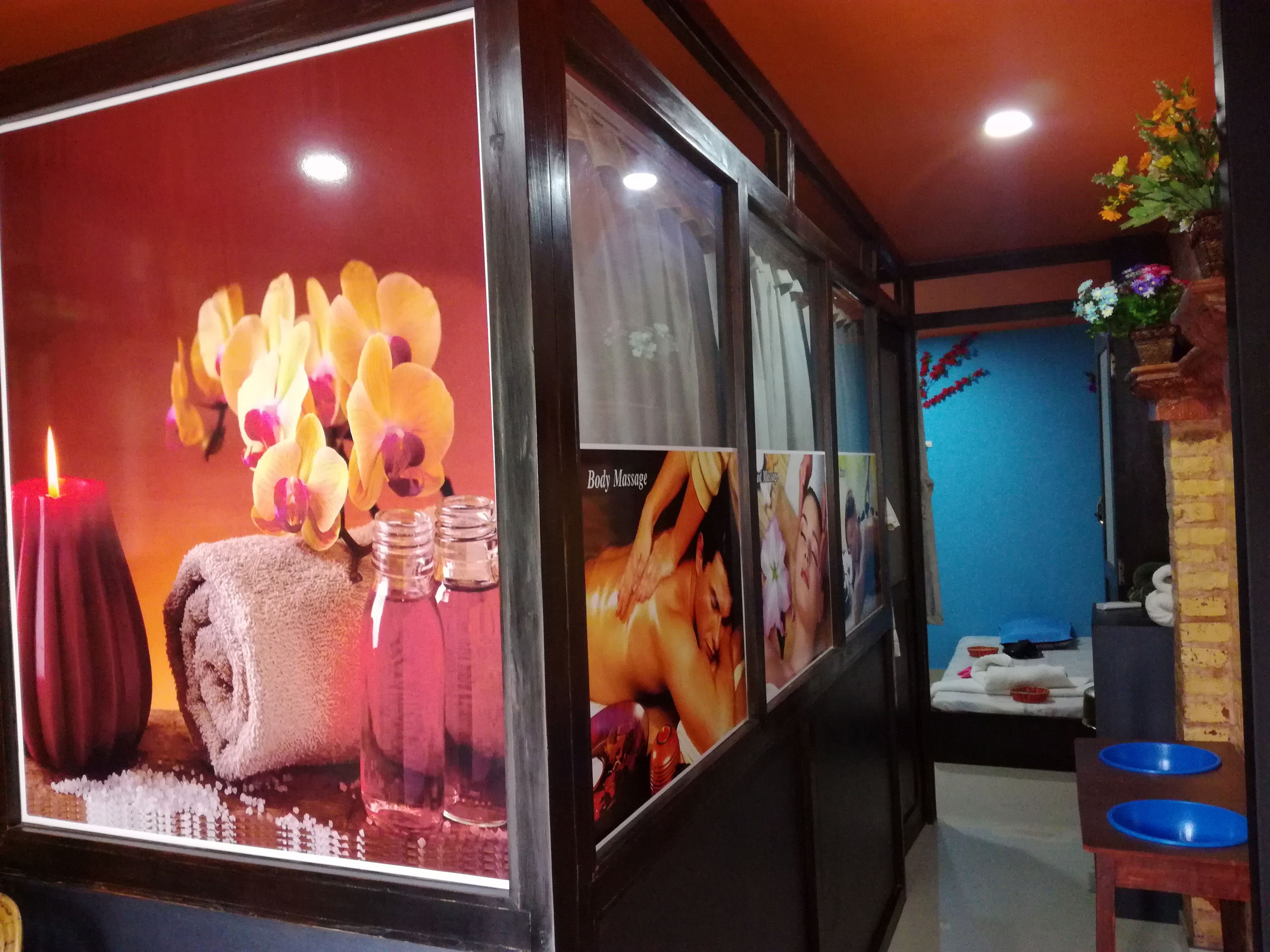 couples treatment room(s), body treatments, body wraps, body scrubs