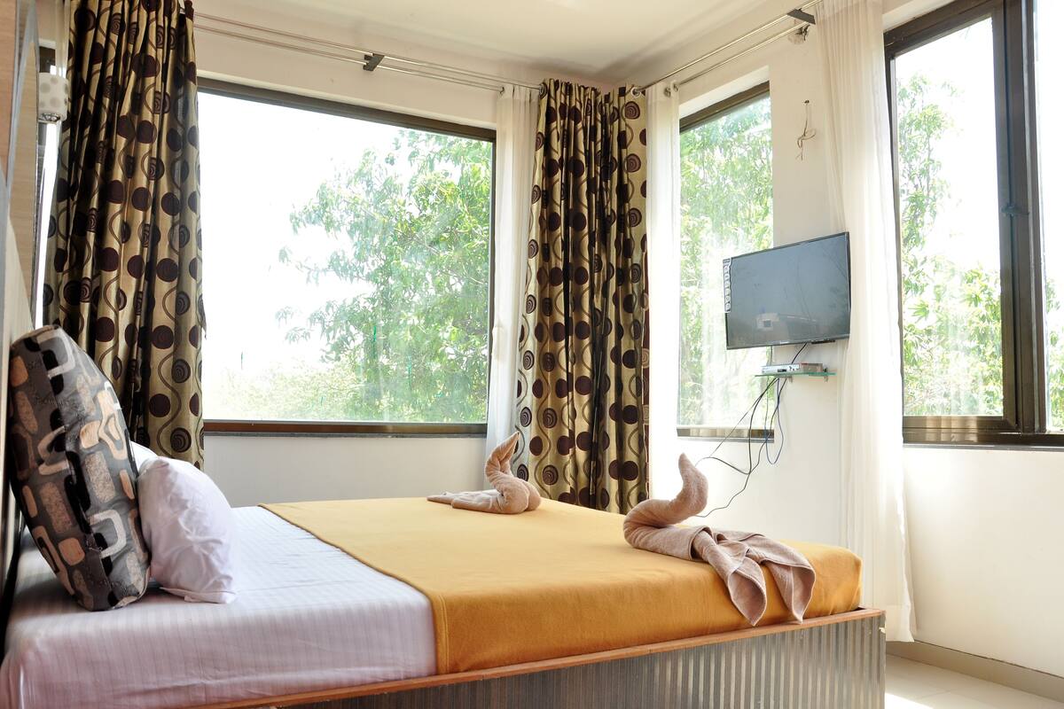 Standard-Doppelzimmer | Zimmersafe, Schreibtisch, schallisolierte Zimmer, Bügeleisen/Bügelbrett