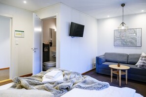 Chambre Quadruple Familiale, 1 chambre | Ameublement personnalisé, rideaux occultants, Wi-Fi gratuit