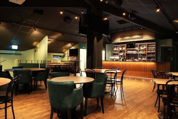 Local and international cuisine