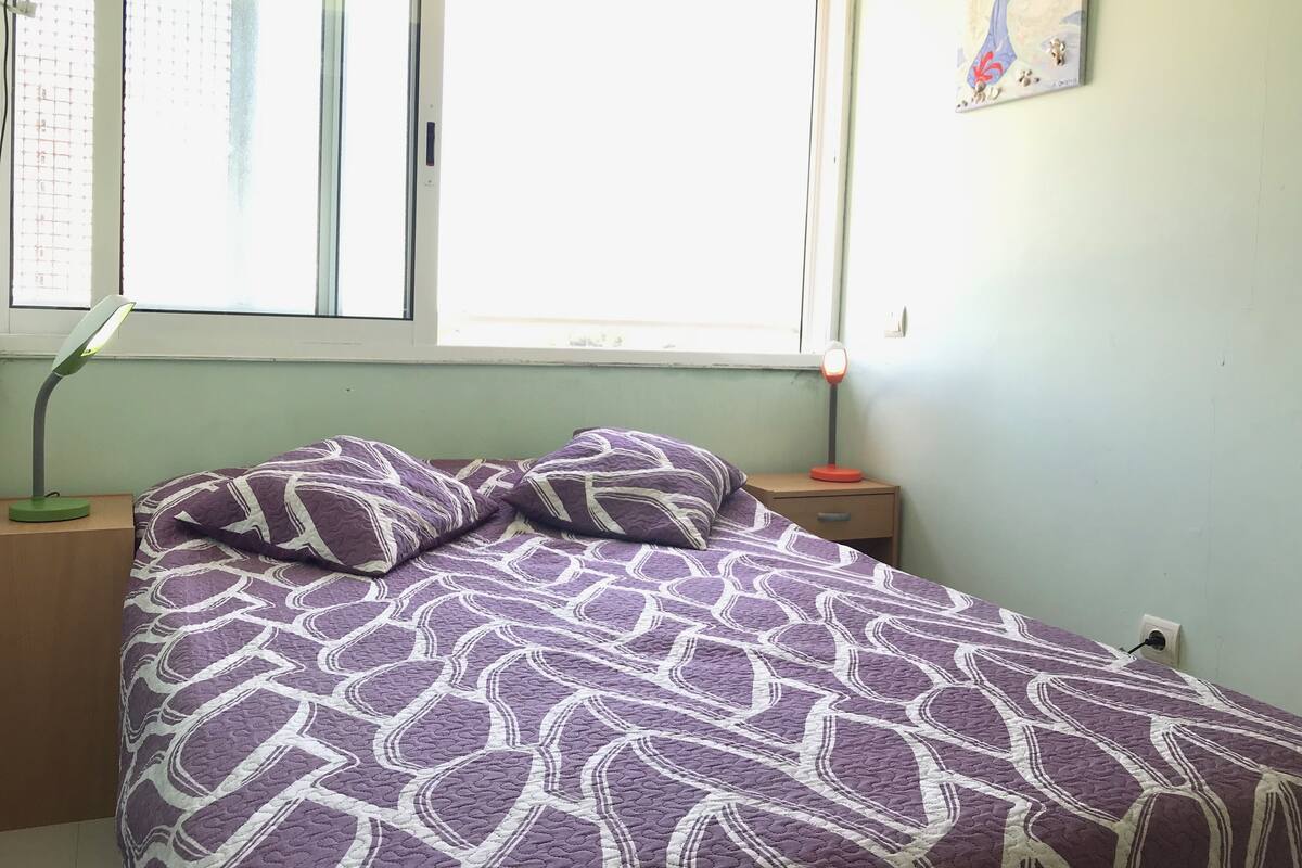 2 bedrooms, blackout drapes, iron/ironing board, free cribs/infant beds