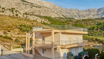 Classic-Studio, Balkon | Blick auf die Berge