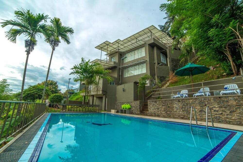 Range Hotel Kandy