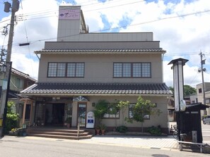 Exterior - Hanagoyomi (Nanao)
