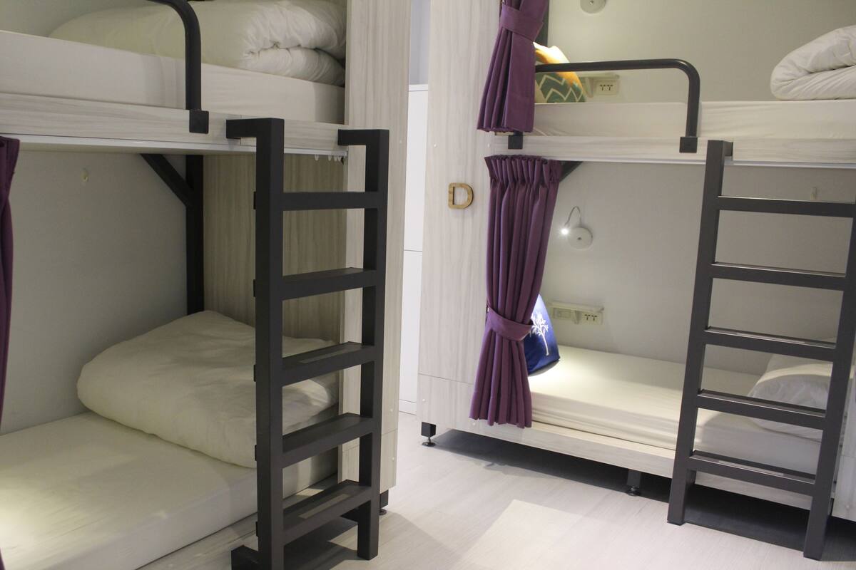 Habitación básica, dormitorio mixto (for 8 people) | Mobiliario individual, sistema de insonorización, wifi gratis