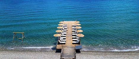 Accommodatie ligt op het strand, gratis strandhuisjes, ligstoelen