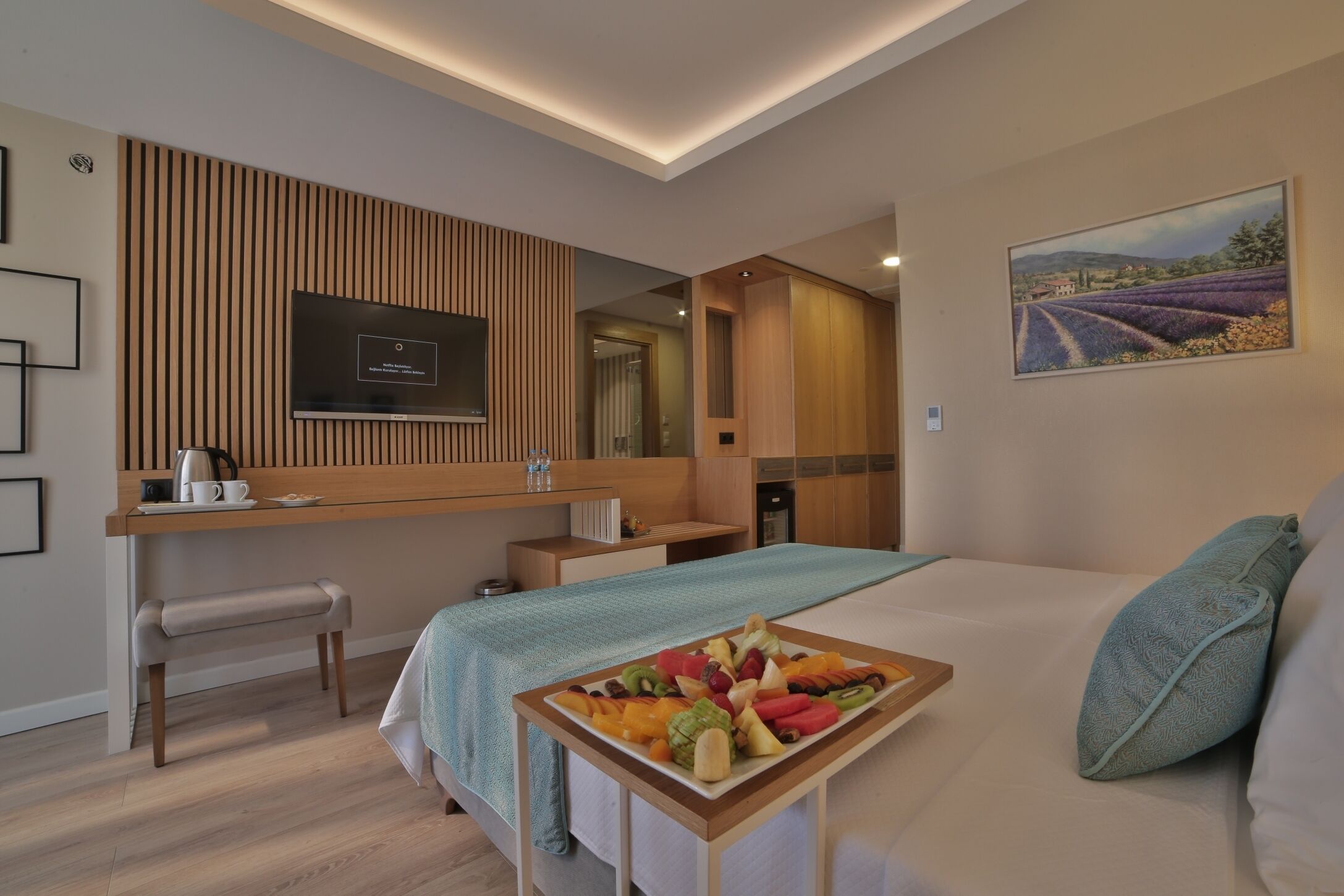 standard room, 1 bedroom, non smoking | premium bedding, in-room safe, desk, laptop workspace