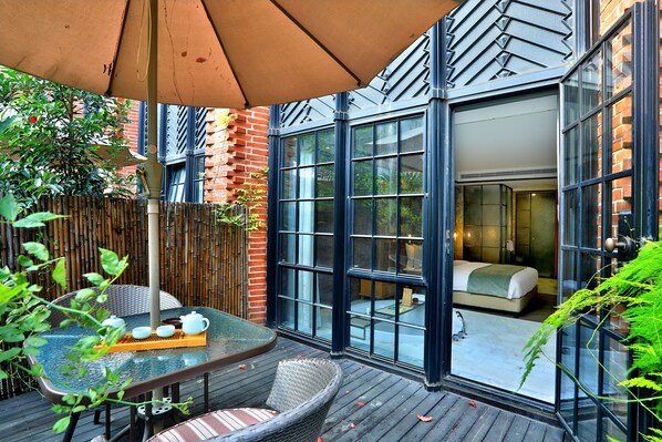 Kamar Double Kota | Teras/patio