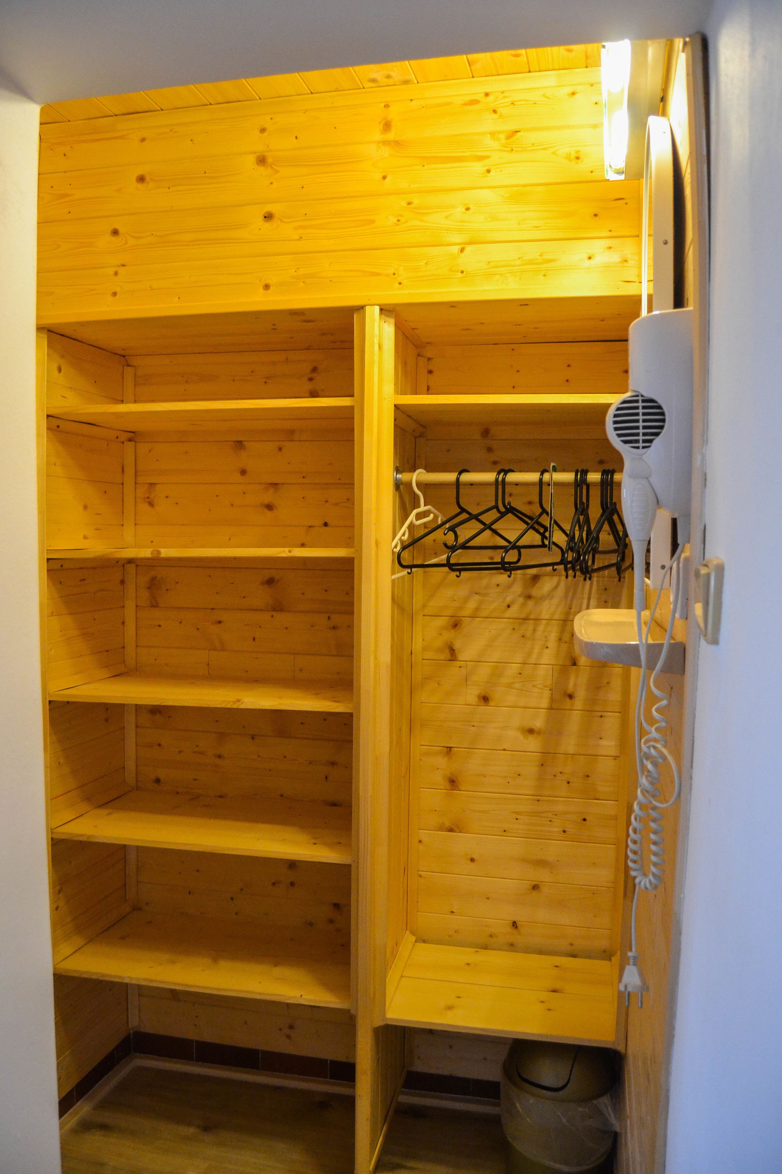 Habitación familiar, 2 habitaciones | Caja de seguridad en la habitación, wifi gratis y ropa de cama 