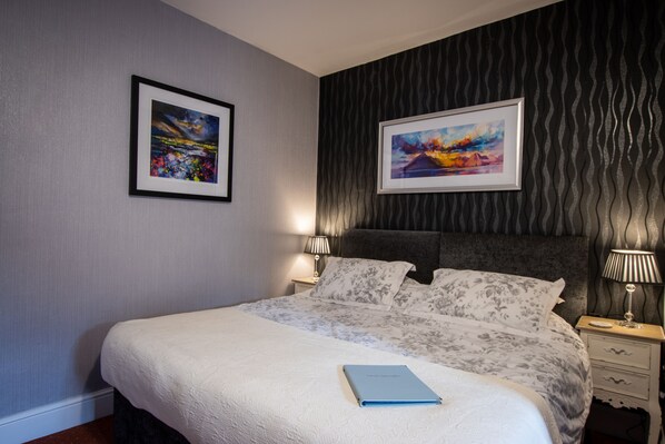 غرفة مزدوجة أو بسريرين منفصلين - بحمام داخل الغرفة