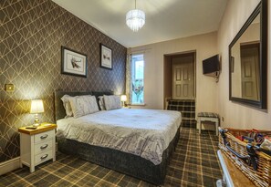 Double or Twin Room, Ensuite - Howard Arms (Brampton)