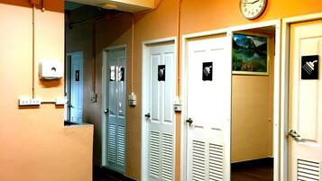 8-Bed Mixed Dormitory Room | Bathroom | Free toiletries, hair dryer, towels