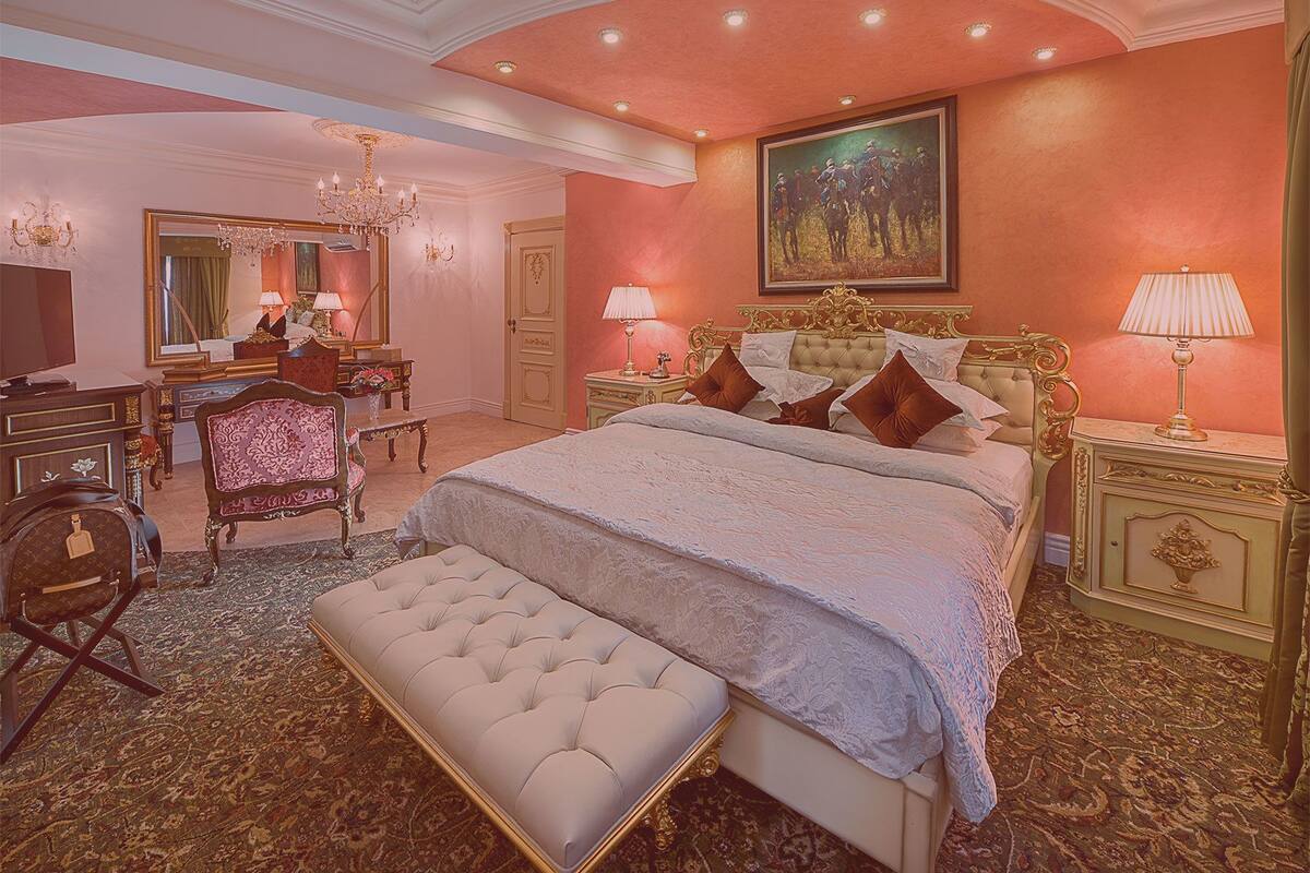 Design Suite, Accessible (Aquila) | Premium bedding, down duvets, memory-foam beds, free minibar items