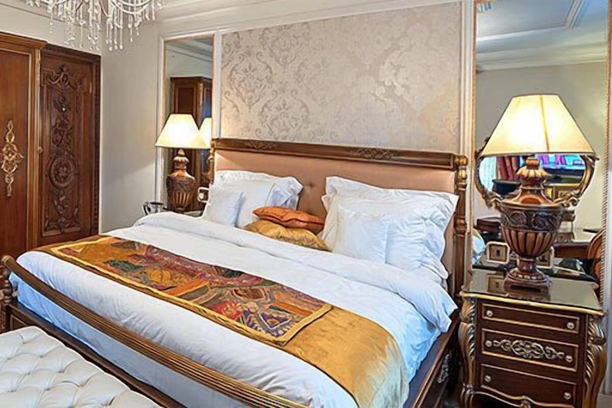 Deluxe Room (Grace) | Premium bedding, down duvets, memory-foam beds, free minibar items