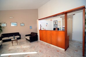 Reception - Evilion Hotel (Chania)