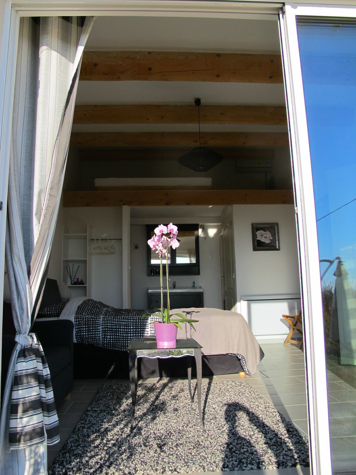 Comfort Double Room | Premium bedding, soundproofing, free cots/infant beds, free WiFi