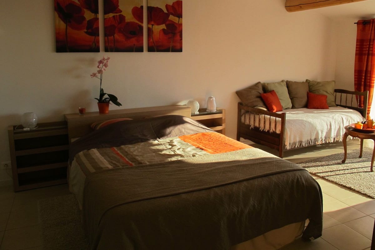 Premium bedding, soundproofing, free cots/infant beds, free WiFi