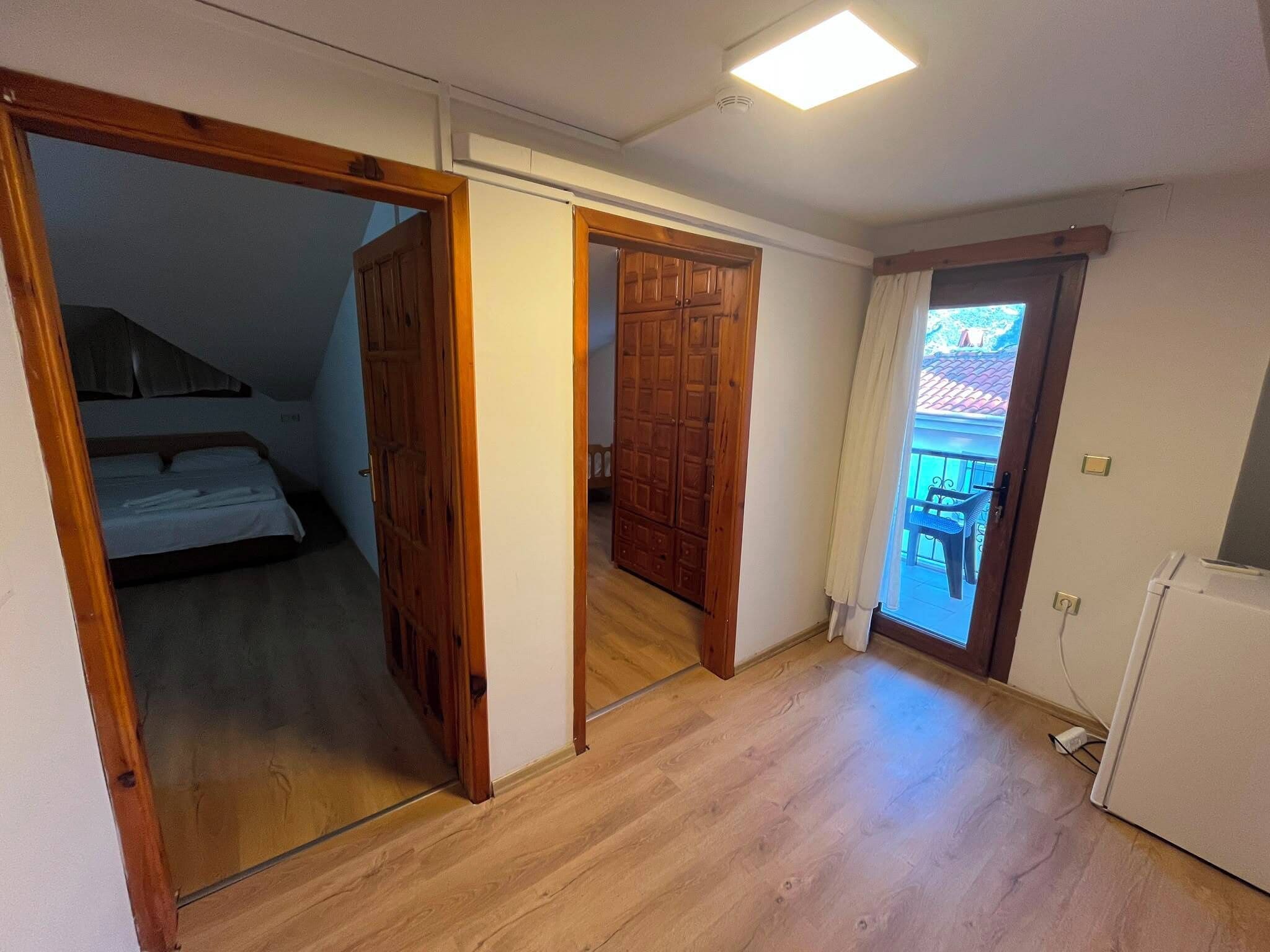 Ropa de cama de alta calidad y minibar 