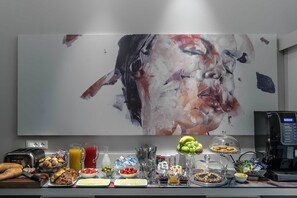 Free daily buffet breakfast - Barberini Luxury (Rome)