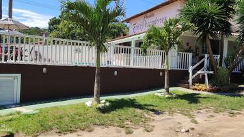 Fachada da propriedade