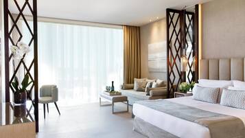 Minibar, in-room safe, desk, iron/ironing board