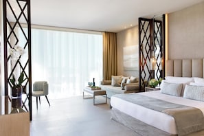 迷你吧、客房内保险箱、办公桌、熨斗/熨衣板