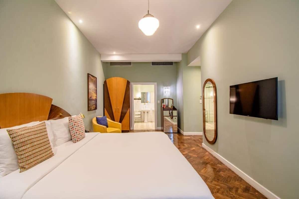 1 bedroom, premium bedding, minibar, in-room safe