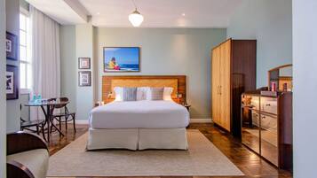 Deluxe Medium Room | 1 bedroom, premium bedding, minibar, in-room safe