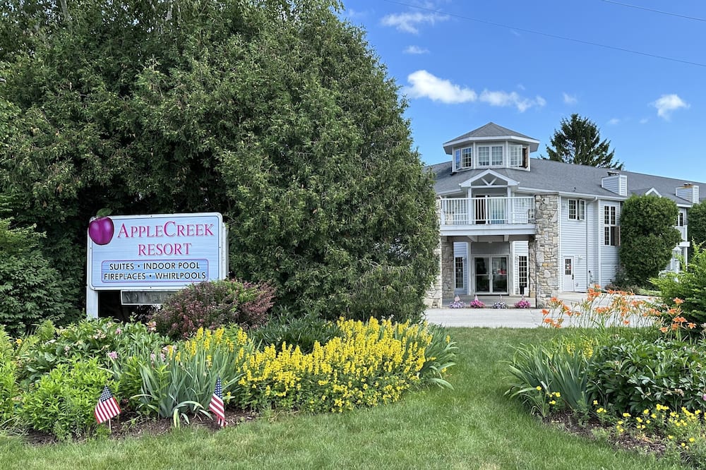 AppleCreek Resort - Hotel & Suites