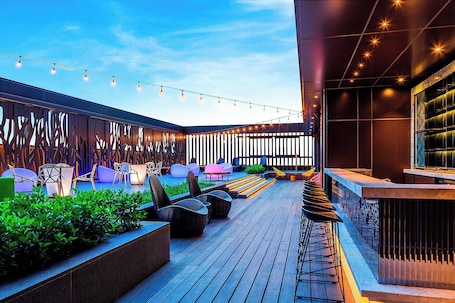 Café da manhã e almoço, culinária americana. Aloft Taipei Beitou