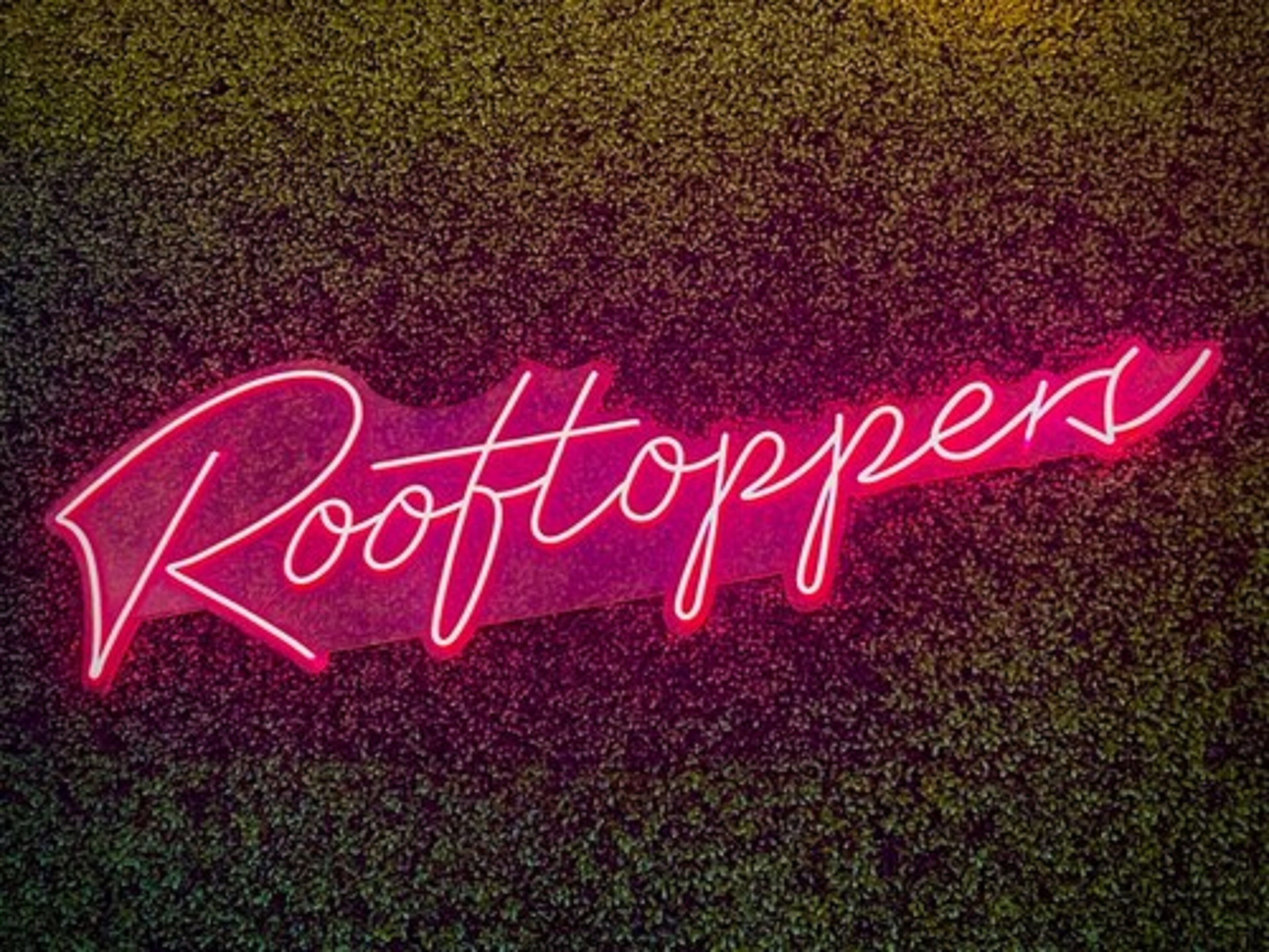 2 bars/lounges, rooftop bar