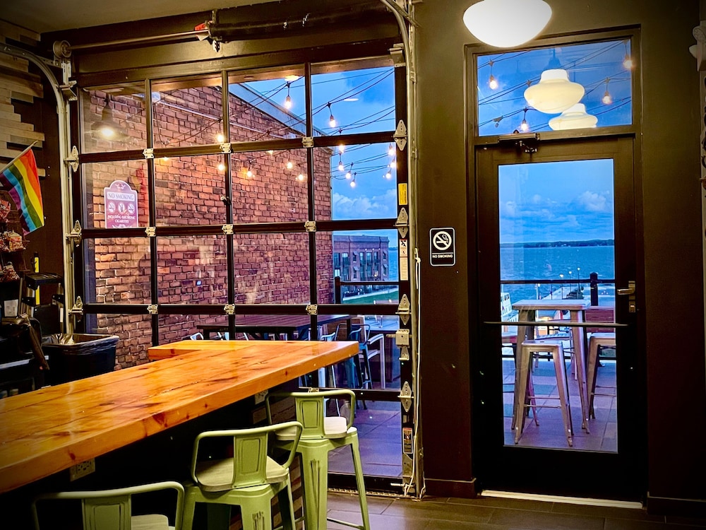 Hotel Kilbourne Downtown Sandusky by null