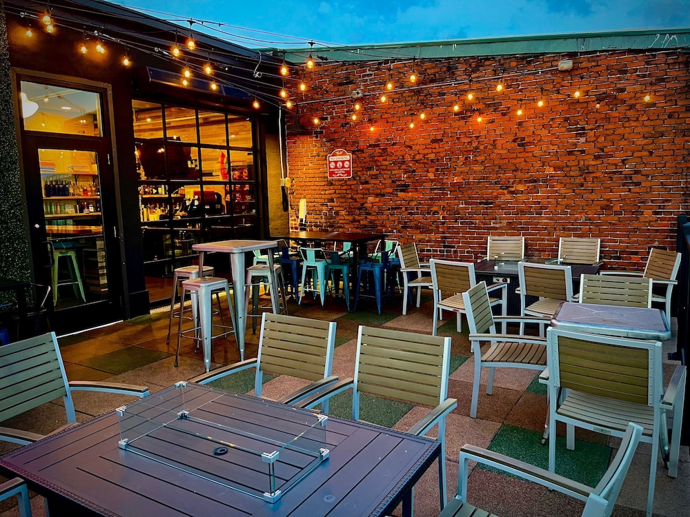 Hotel Kilbourne Downtown Sandusky by null