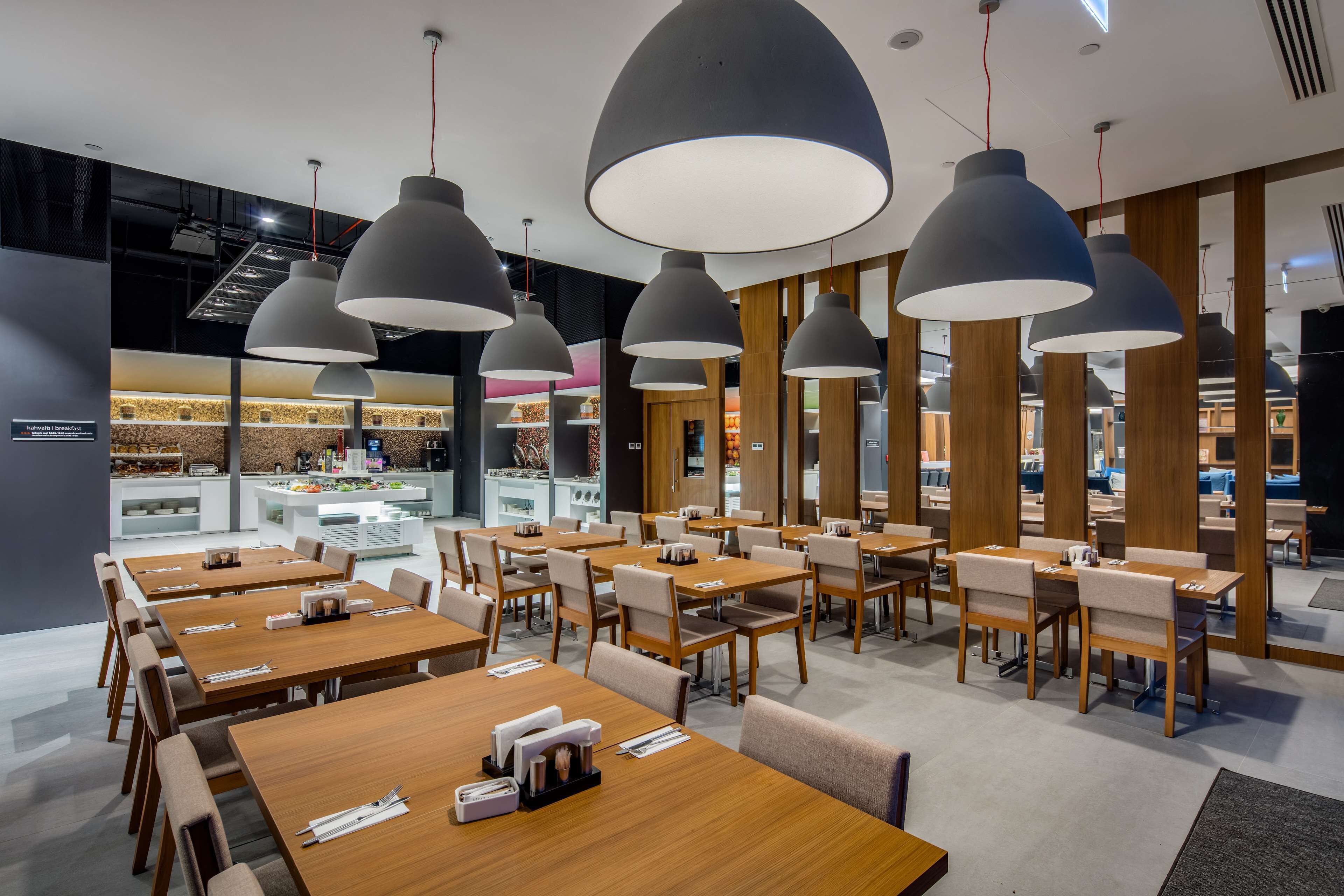 Free buffet breakfast 