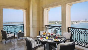 皇家套房, 1 间卧室, 阳台 | 1 多间卧室、高档床上用品、加厚床垫、迷你吧